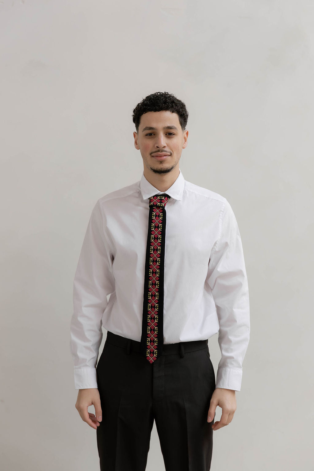 Tatreez tie Red